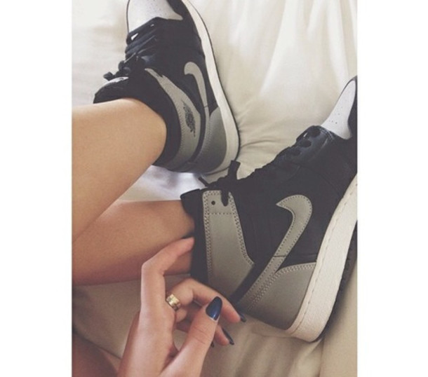 Incaltaminte - Page 25 Bkupem-l-610x610-shoes-nike-high-like-tumblr-weheartit-white-grey-black-amazing-swag-style-sneaker