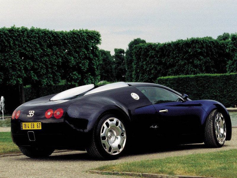 هذا الموضوع من إعدادي و يتناول بالصور جميع موديلات Bugatti على مر تاريخها 2000-bugatti-eb-18-4-veyr-6_800x0w