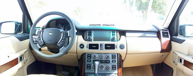 الى عشاق الدفع الرباعي Range Rover HSE 2009 2009-range-rover-hse-21_800x0w