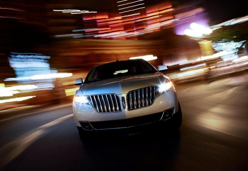  ادا كنت لا تعرف سيارة لينكولن (lincoln) ادا فدخل وستعرف الكثير عن الطراز الاخير lincoln 2011mkx 2011-lincoln-mkx-3_800x0w