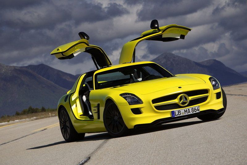 سجل حضورك اليومي بصورة سياره - صفحة 3 2015-mercedes-benz-sls-am-10_800x0w