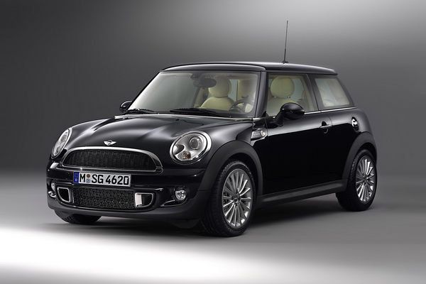 Enamorada de nuevo de mi Ex esposo (Zayn Malik ) Hot Mini-cooper-by-rolls-7_600x0w