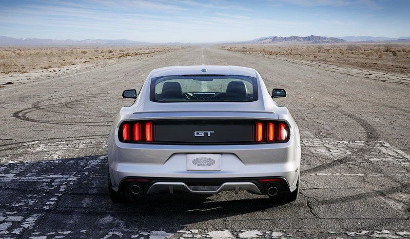 MUSTANG 2015-ford-mustang-26_800x0w