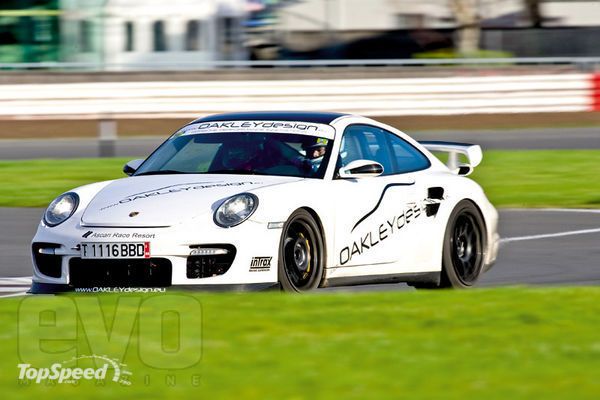 Exclamation  Porsche 997 GT2 độ bởi Oakley Design Porsche-997-gt2-by-o-8w