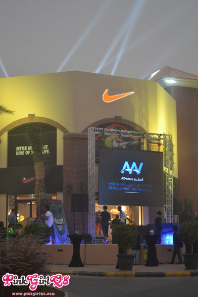 اروع ماركات الاحذيه وشنط الرياضه NikeOpening1