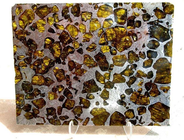 Svemirski dragulj koji je pao na Zemlju: Prekrasni Fukang meteorit   Fukang-meteorit4