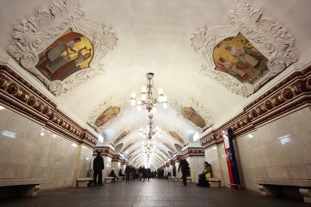 Najlepše putovanje kroz umetnost - metro u boji Moskovski-Metro-1