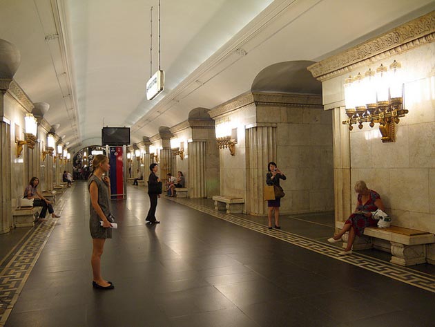 Najlepše putovanje kroz umetnost - metro u boji Moskovski-Metro-17