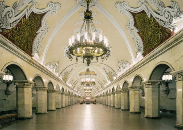 Najlepše putovanje kroz umetnost - metro u boji Moskovski-Metro-6