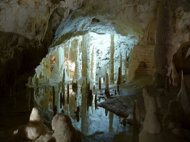 Najzanimljivije  pećine na svijetu - Page 4 Frasassi-Caves-3