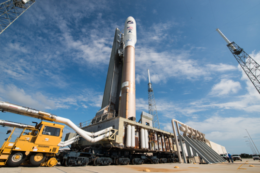 Atlas V (AFSPC-5, X37-B, Lightsail-A) - 20.05.2015 - Page 2 20150519_navidbaraty-rollout-10_f537