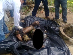Hallan cuerpos desmembrados en pozo de Las Choapas Vict-5-300x225