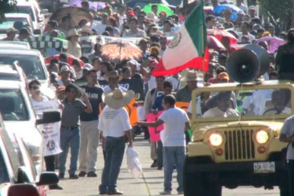 Marchan obreros de Coatzacoalcos contra Reforma Energética de EPN por los masivos despidos Marchan-1-600x400