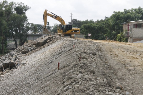 Por 3 años consecutivos se desploma la actividad industrial en Veracruz; Construcción el más afectad 2015.06.25_Muro_de_Contencion_PG_FOTOVER_3-600x400