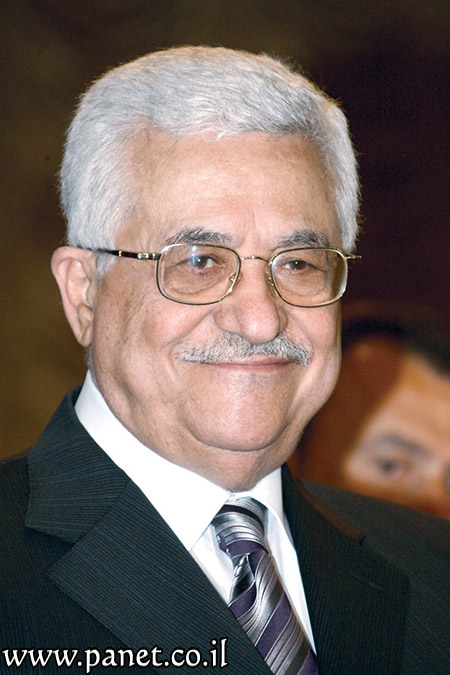 200 طالب اسرائيلي يلتقون الرئيس عباس برام الله  Abbas