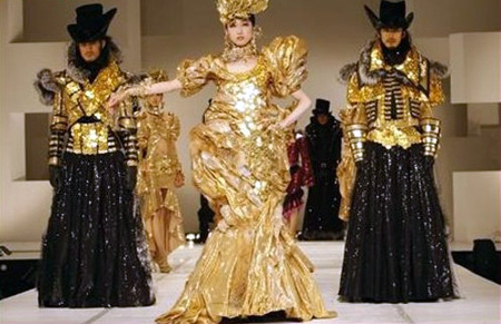 فستان من الذهب ثمنه 1.2مليون دولار 2_39
