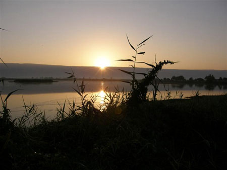 شاهدوا الان صور جميلة لبحيرة طبريا وغروب الشمس 6_13