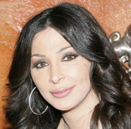 إليسا: هيفا عادية جدا ونانسي بعيدة عن القيل والقال 22