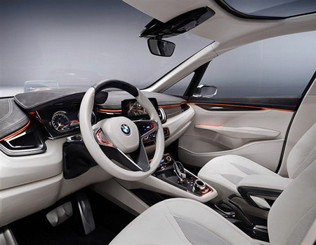       2013    Bmw-2013-1-series-gt-interi