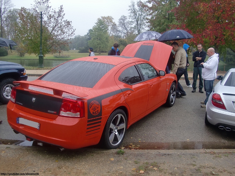 E.T.R. et sa Dodge Charger SRT-8 Super Bee 2009 - Page 4 Feux_arrieres%20(800x600)