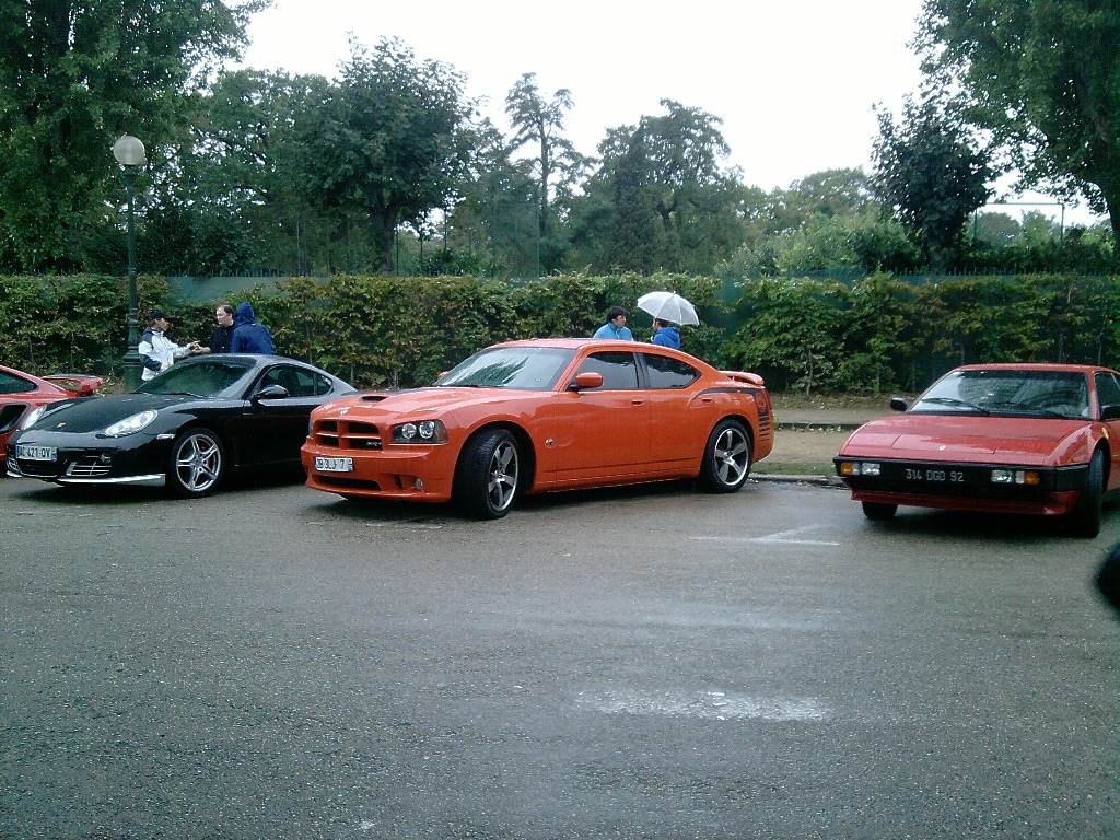 Dodge Charger SRT-8 Super Bee 2009 - Page 3 Car_and_coffee_01