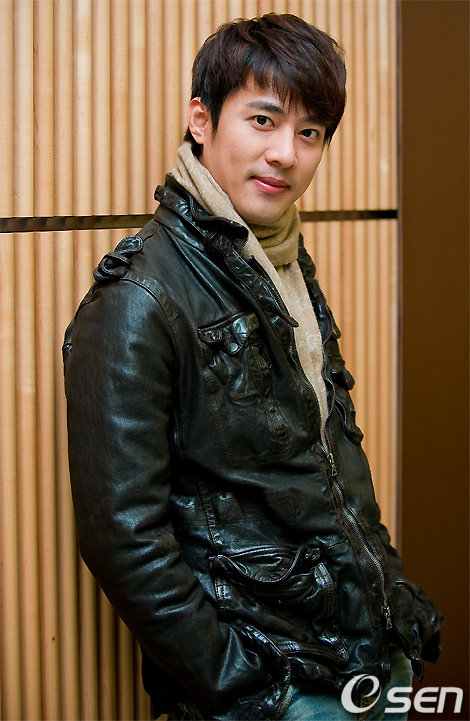 Nam diễn viên Go Joo-won sẽ sớm nhập ngũ Gojoowon-20100628