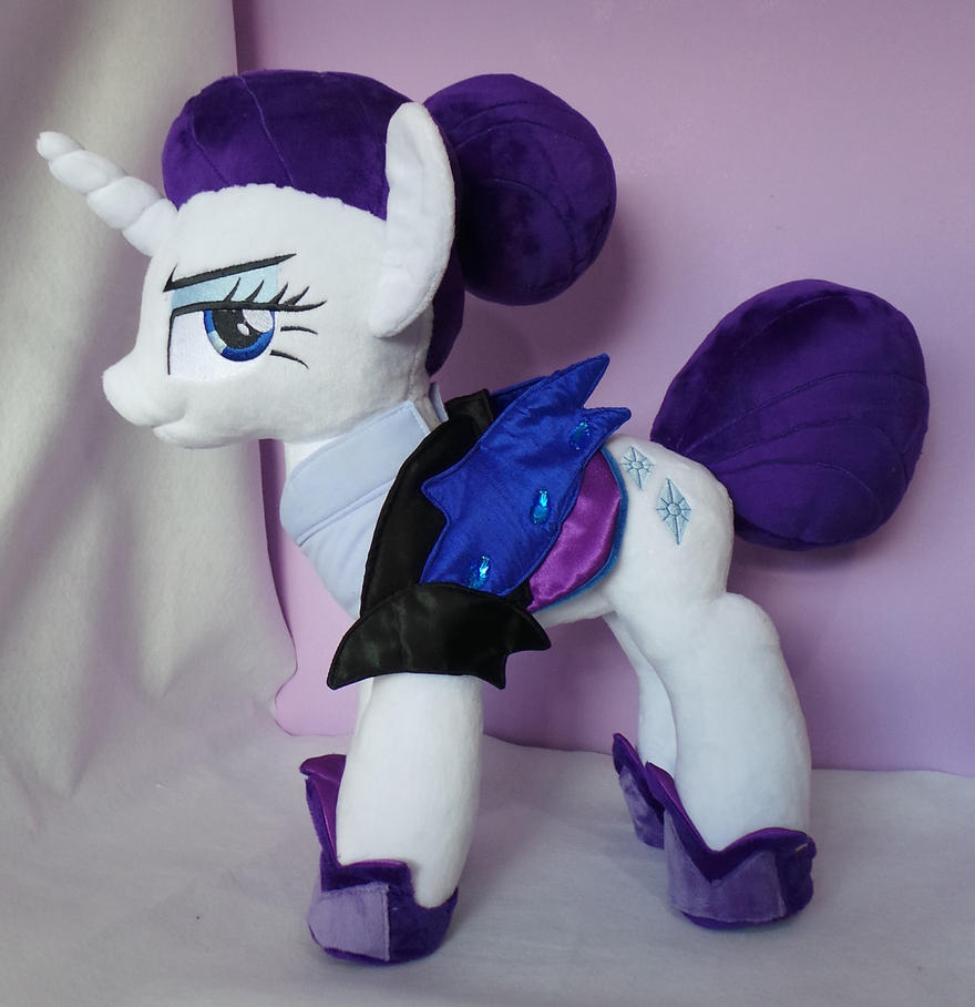 Peluches fidèles à la série ? Rarity_plush_mlp_by_pinkamoone-db1t19l