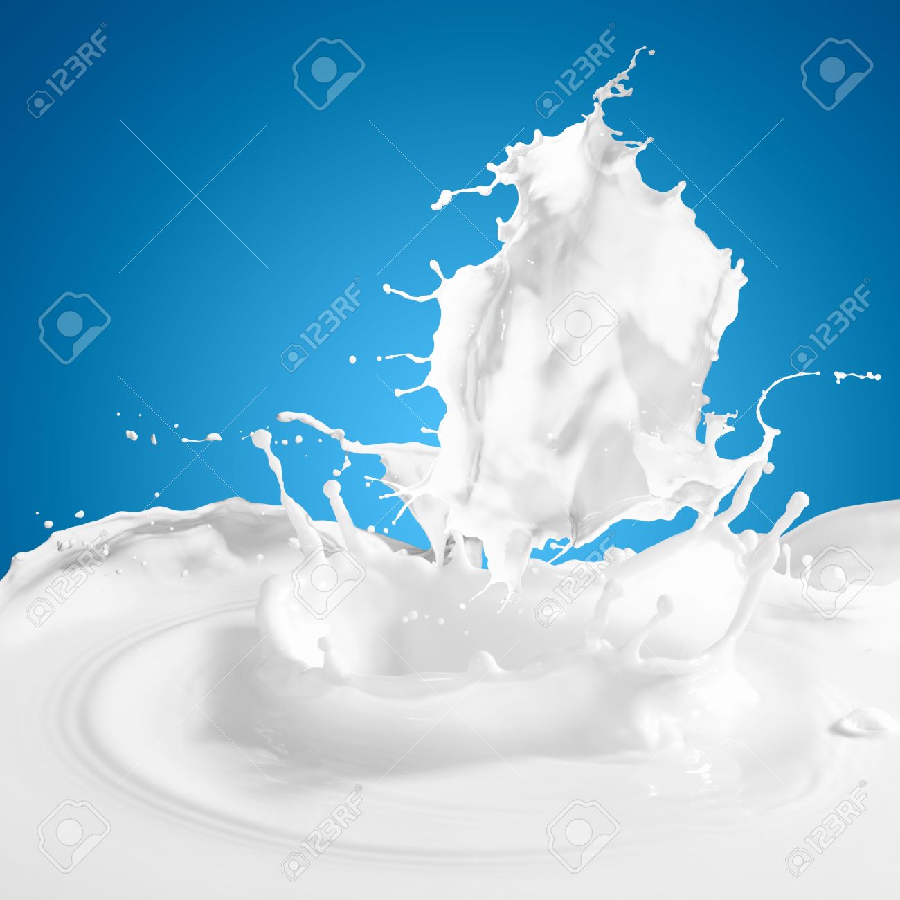 Ange gardien? Grosse chance?  18554198-Pouring-white-milk-splash-on-colour-background-Stock-Photo-yoghurt