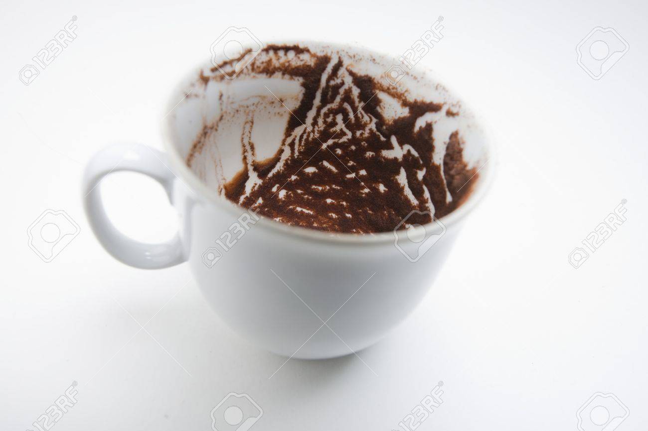 Falanje u kahvu 9447636-coffee-reading-Stock-Photo-coffee