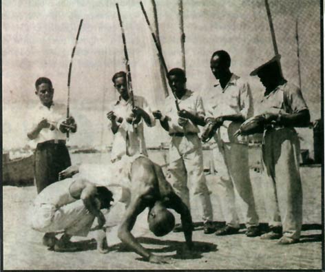 Kapuera Papel-social-capoeira-folclore