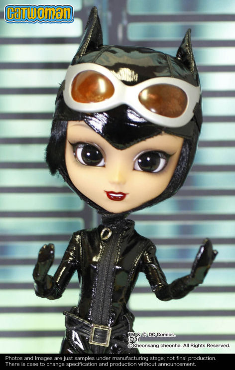 Pullip SDCC Batgirl & Catwoman Catwoman2