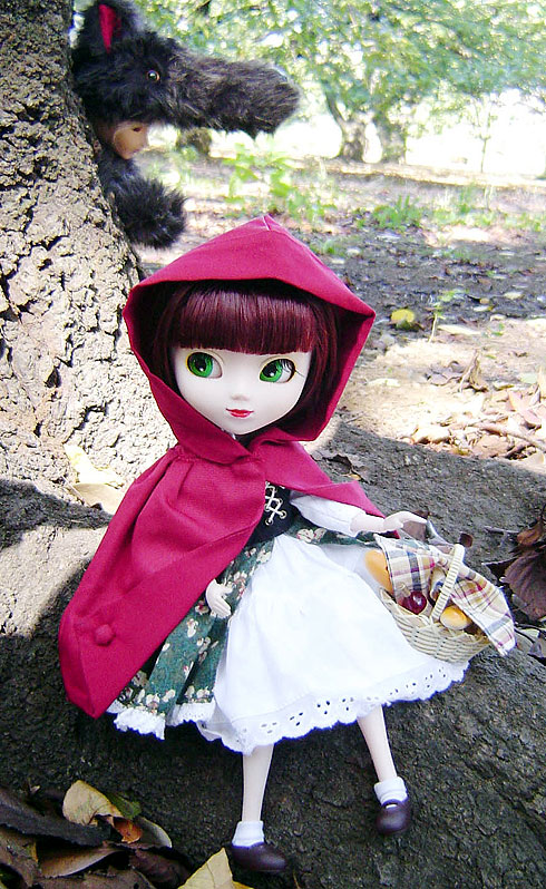 Little Red Riding Hood (LRRH) F524_1