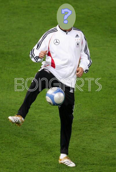 Grande exclu :  FootPicture Quizz n°1 !!! Ballack_v2