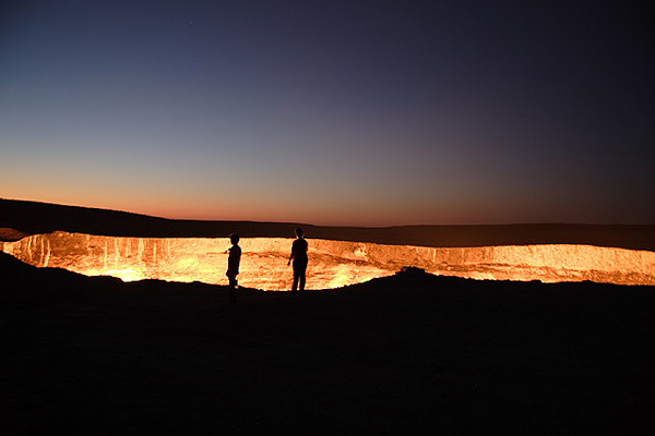 بوابة جهنم في تركمنستان آية من آيات الله  Gate_to_hell_2