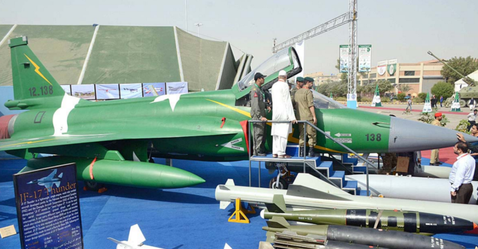 نيجيريا تؤكد قرب استلامها لثلاثه مقاتلات JF-17 من باكستان  JF-17-35-APP-692x360