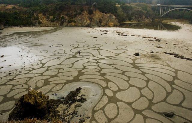 Impermanent Sand Paintings by Andres Amador Andres-4