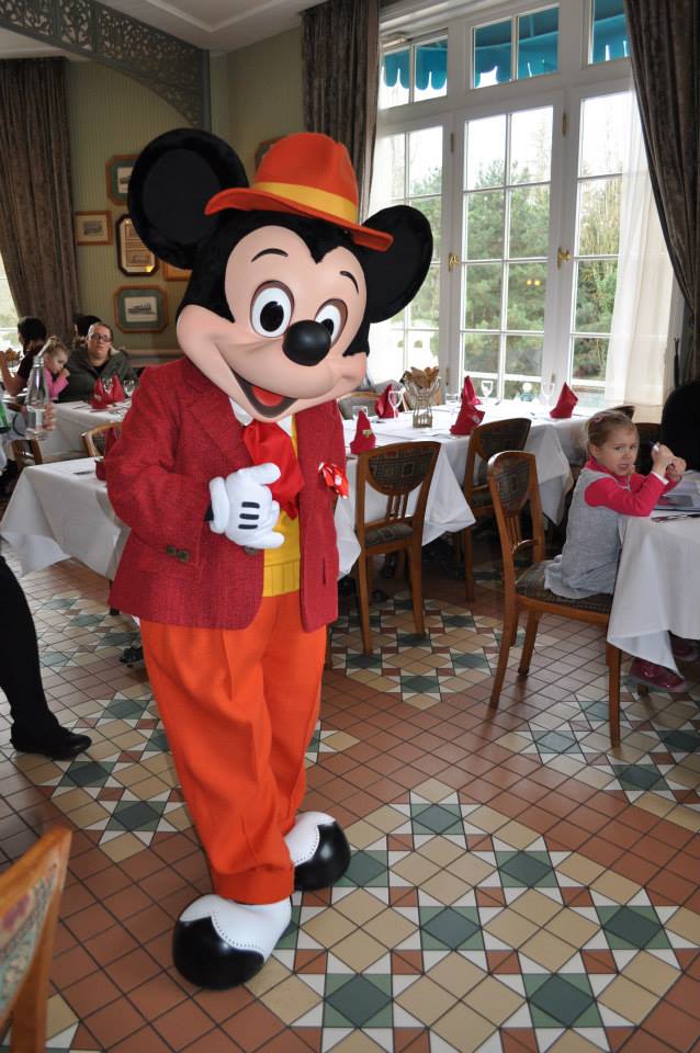 Brunch domenicale al Disneyland Hotel - Pagina 3 10441274_856679244394667_1821199904450621603_n