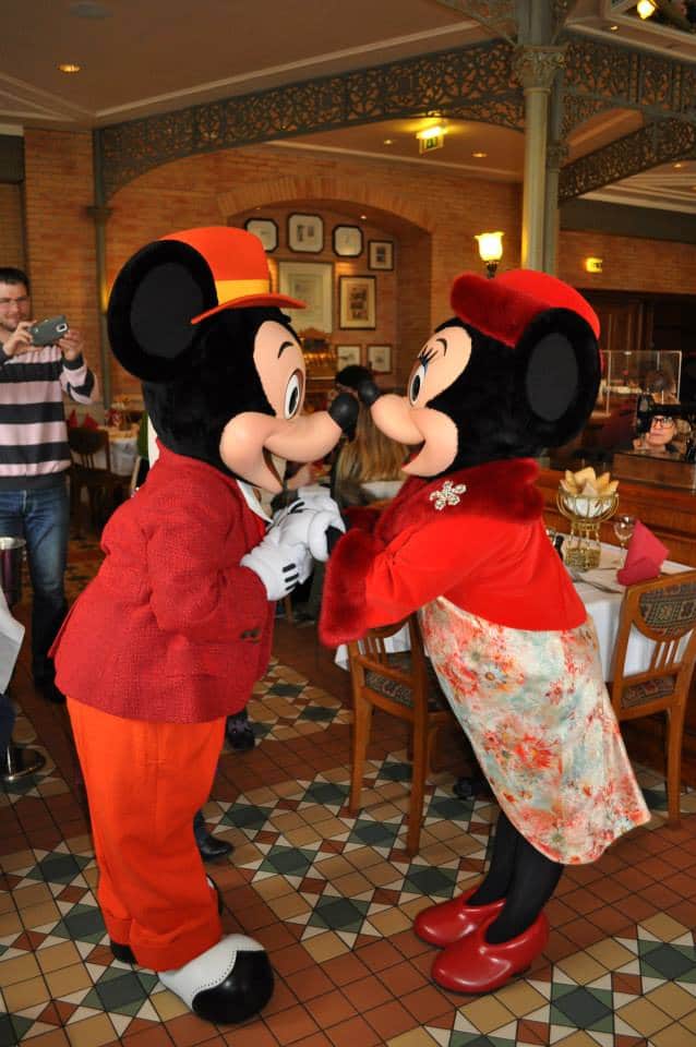 Brunch domenicale al Disneyland Hotel - Pagina 3 10476364_856679057728019_7836640865963317924_n