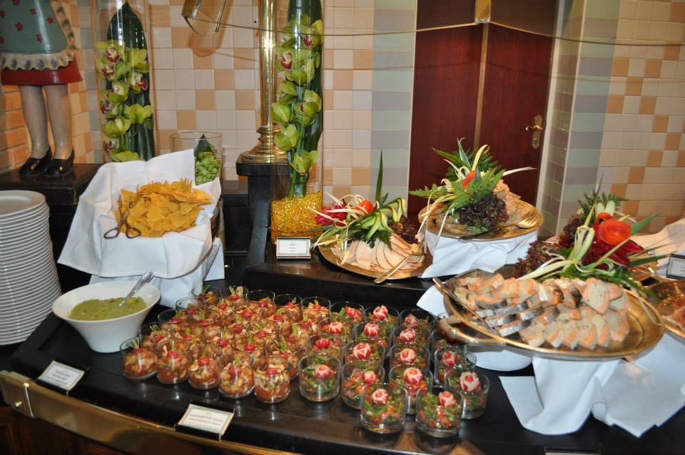 Brunch domenicale al Disneyland Hotel - Pagina 3 10959411_856677337728191_5171645202580820166_n