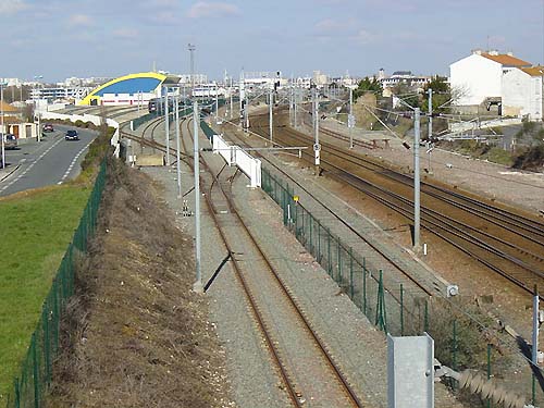 Zone remise de locomotives et dépôt de matériel moteur plus haut que la zone de gare Tasdon1