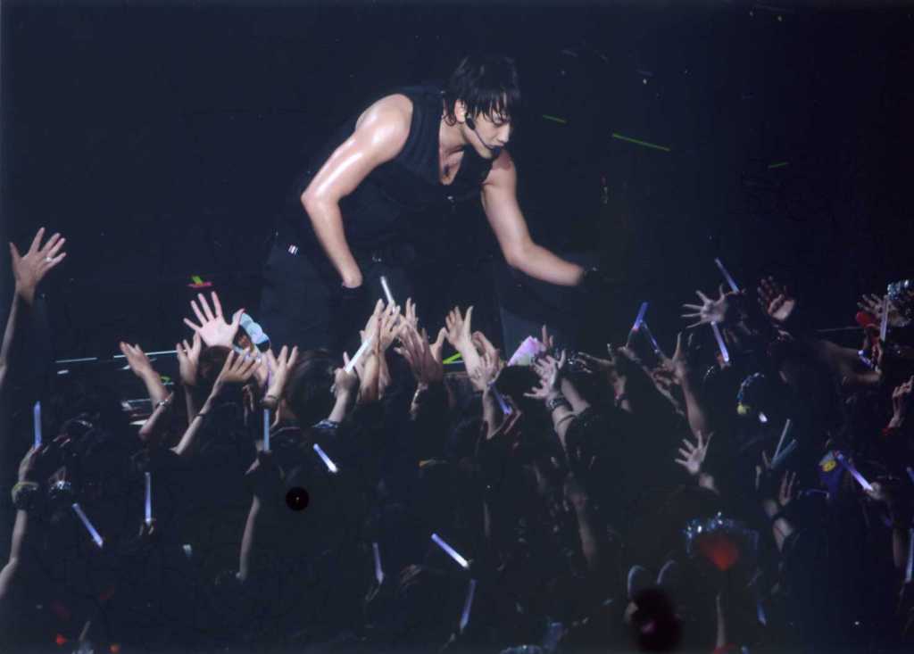 Rain's Zepp LOVE TOUR 2010 - Photos 10%282%29