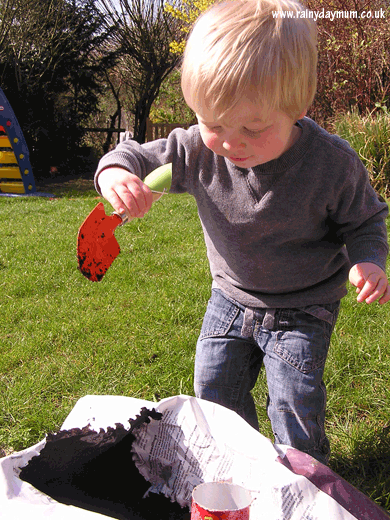 Humeur de l'instant... en ce que vous voulez - Page 20 Toddler-gardening