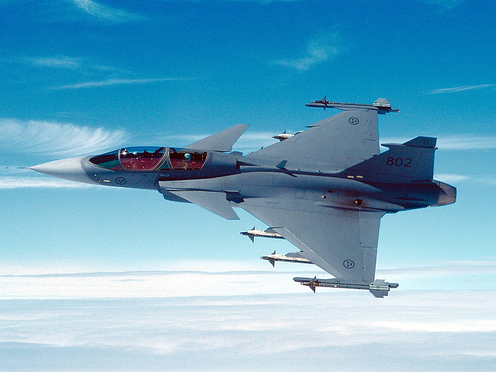 المقاتله التى ستكون بجوار F-16IQ فى القوات الجويه العراقيه Vinz_76_23-06-2011_13-05-56_Saab_Jas_39