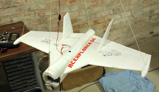 Envía un avión radiocontrol al espacio y lo trae de vuelta. SpaceGlider7