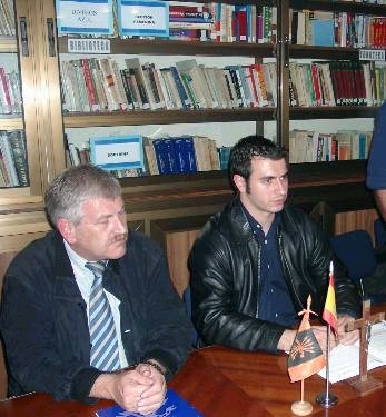 Conferencia en la librería Europa de Barcelona - 23 de mayo del 2012 Lafalange_npd