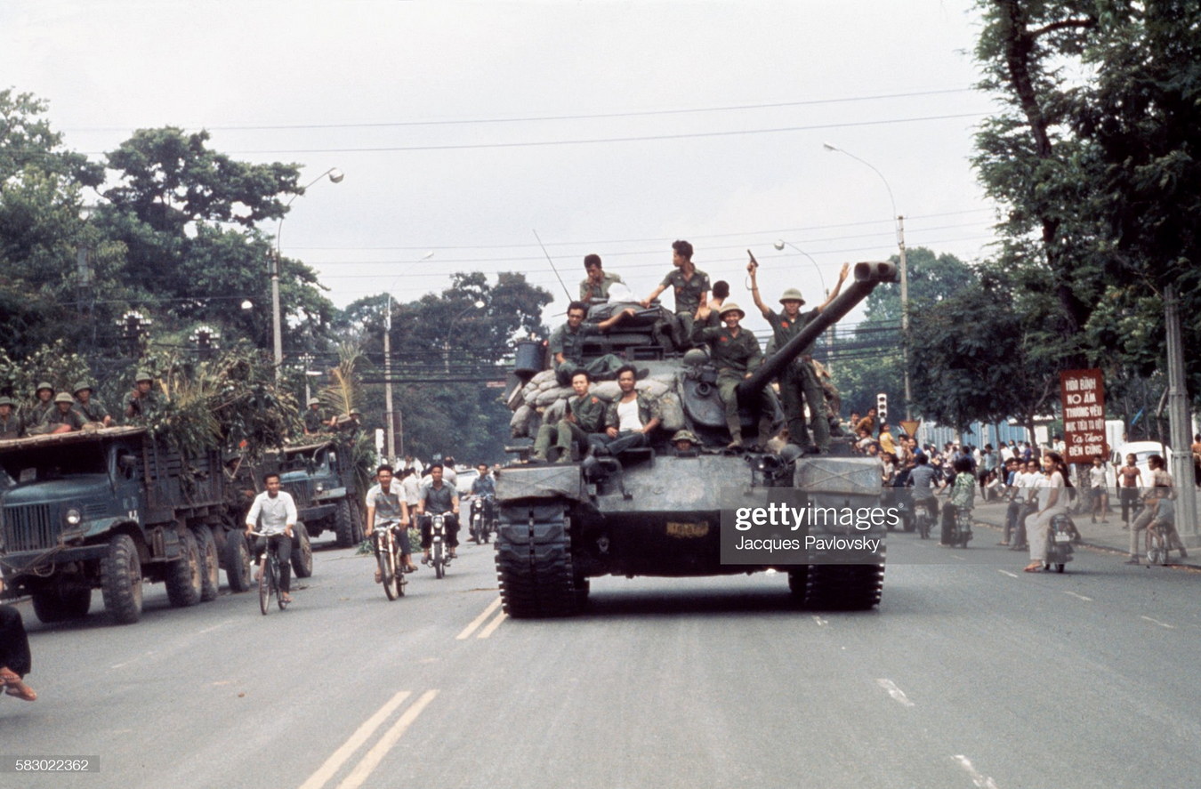 Hình ảnh Sài Gòn ngày giải phóng 30/4/1975 dưới ống kính Jacques Pavlovsky Saigon-30-4-1975-Jacques-Pavlovsky-02
