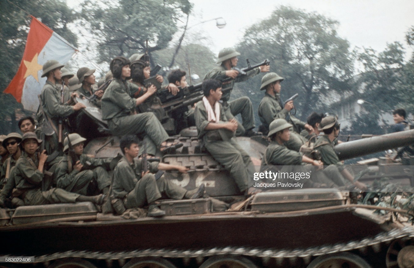 Hình ảnh Sài Gòn ngày giải phóng 30/4/1975 dưới ống kính Jacques Pavlovsky Saigon-30-4-1975-Jacques-Pavlovsky-03