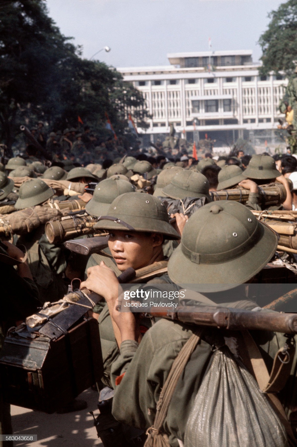 Khoảnh khắc Sài Gòn 30/4/1975 qua ống kính của Nhiếp ảnh gia Jacques Pavlovsky Saigon-30-4-1975-Jacques-Pavlovsky-10
