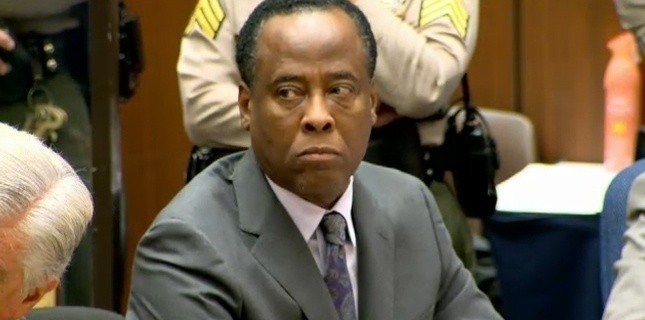 Procès Jackson: Conrad Murray condamné au maximum de quatre ans de prison  2747426