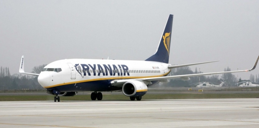 Le jeu des photos 5858340-ryanair-juge-pour-travail-dissimule